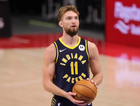 Klay Thompson of the Warriors has an outstanding performance in